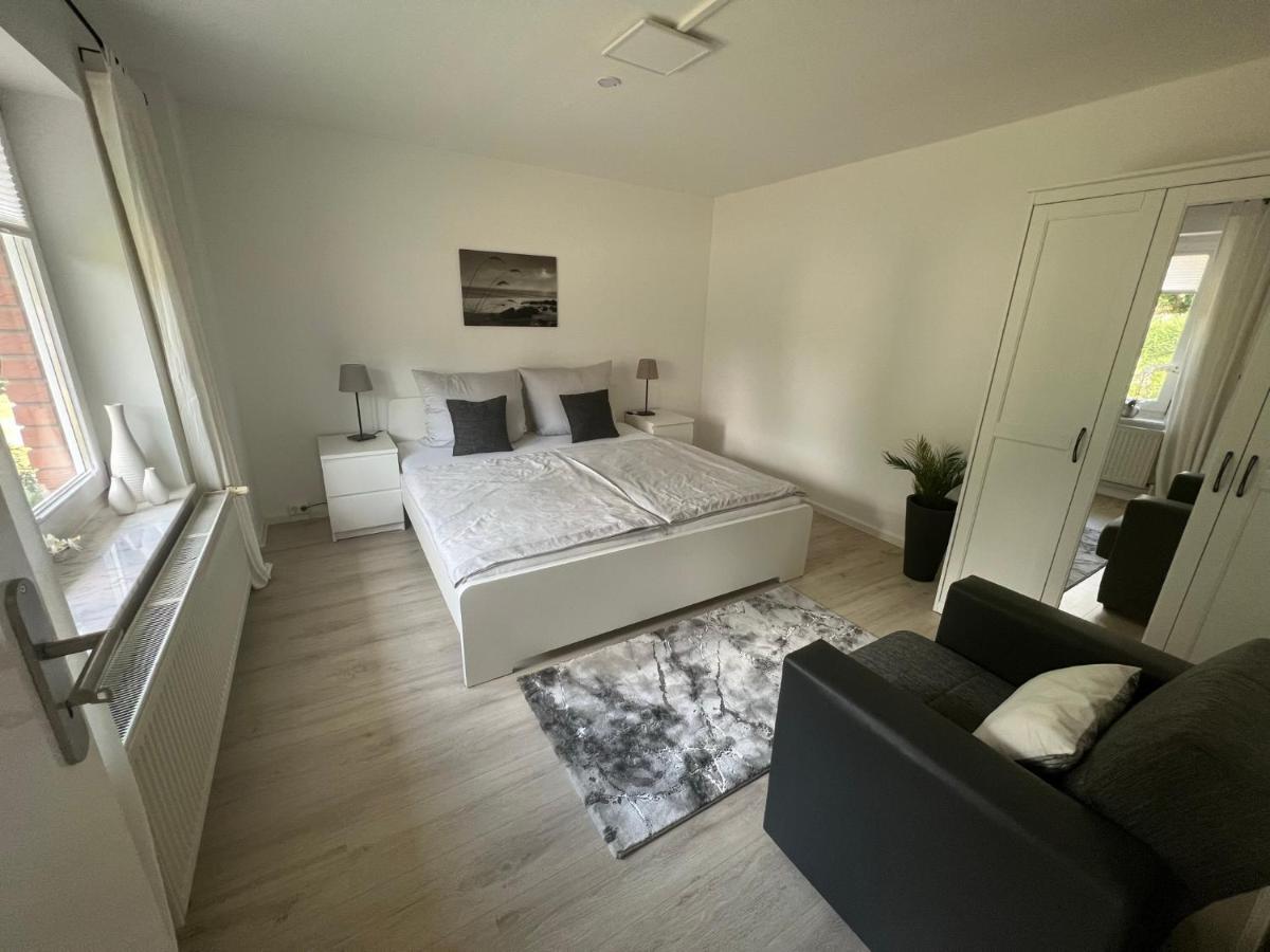 Familienfreundliche Ferienwohnung Mit Wintergarten Badow Exteriör bild